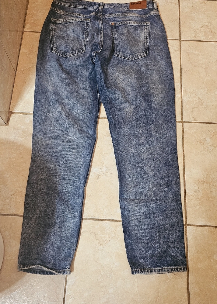 H&M Women's BoyFriend Low-Waist Button-Front Distressed Jeans, Size 28 - Picture 10 of 16